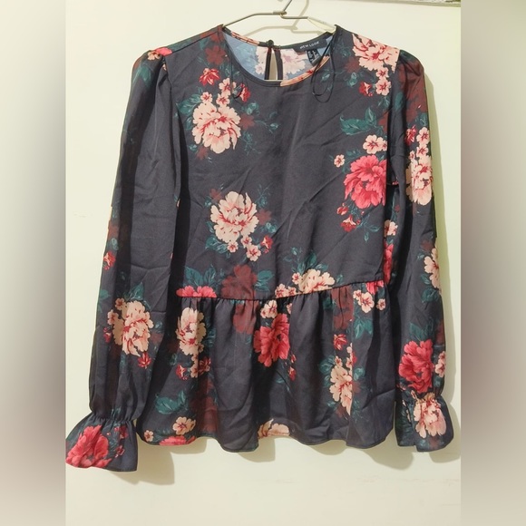 New Look Tops - Blue and black coloured floral printed tops from luxury brand new look and shein